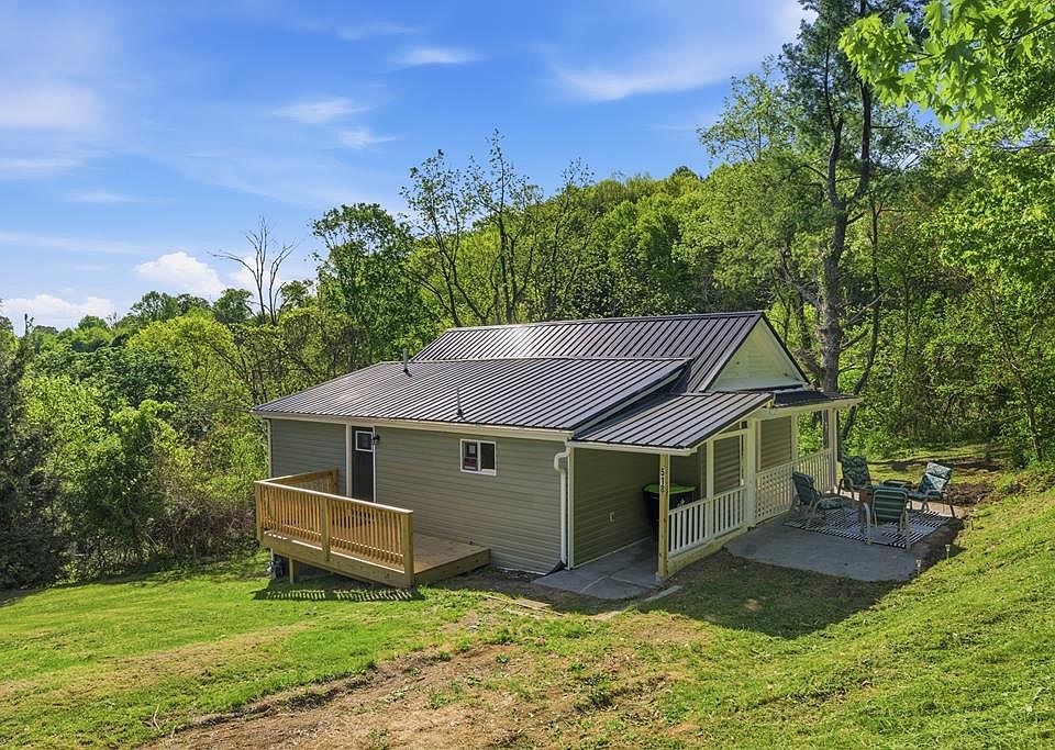1st image of 518 Pine Aly