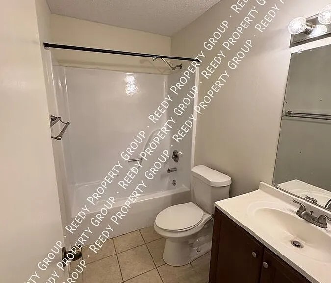 133 Clint Ct #B — Photo 6