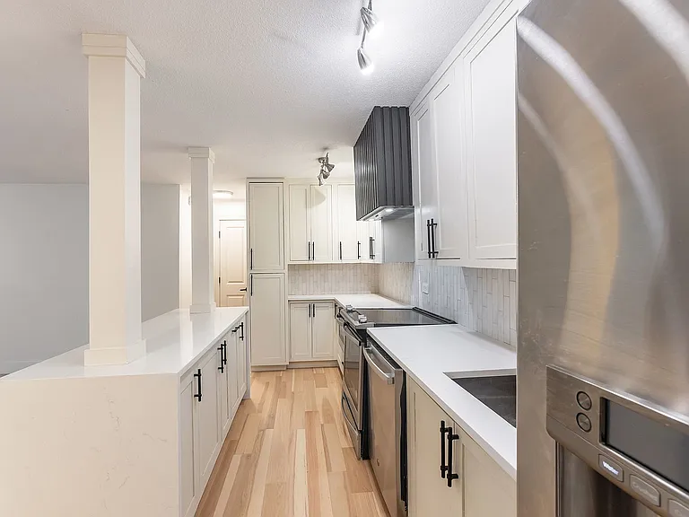 1339 N Dearborn St #2B — Photo 4