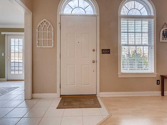 3rd image of 8300 Wolf Creek Ct