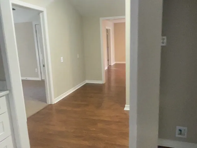 1800 Cody Rd N — Photo 8