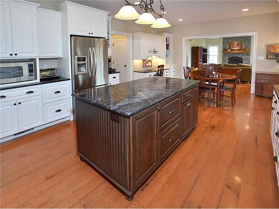 5th image of 1317 Woodbridge Dr