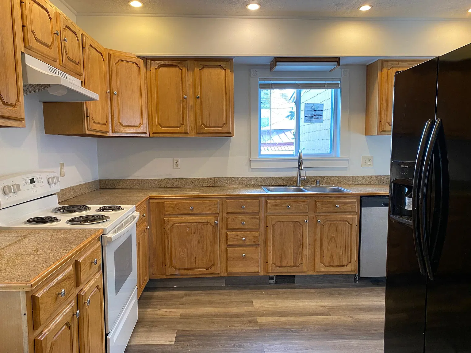 4 bed, 1589 sqft, $1,700 — Photo 1