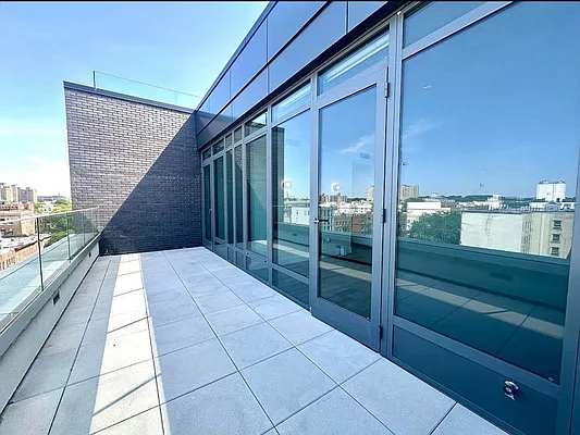 Rented by EXR | media 6