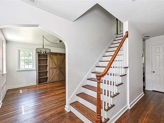 4th image of 4461 Mount Royal Blvd