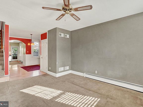 4th image of 208 S 6th St