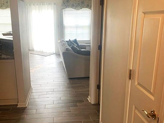 4th image of 1254 Lake Dr #1