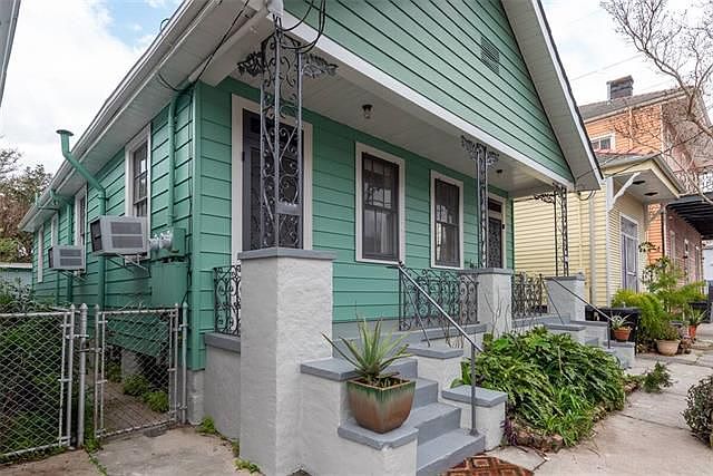1st image of 513 Spain St