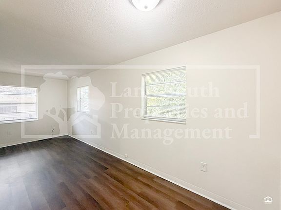 5th image of 929 Lexington St