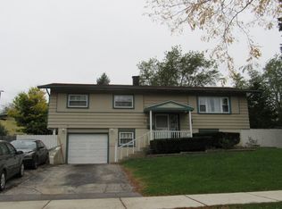 1610 Highland Blvd, Hoffman Estates, IL