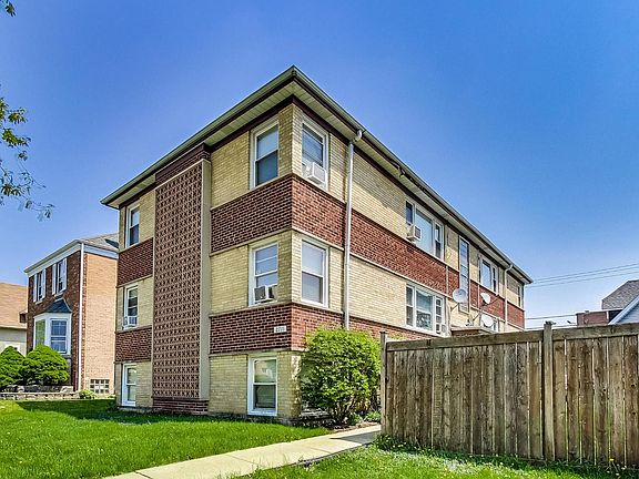 3rd image of 2711 N 72nd Ct APT 1W