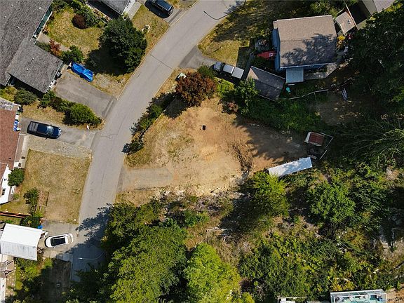 5th image of 528 Eagle Cres
