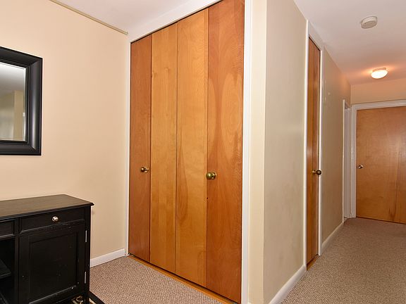 5th image of 14 Westview Ave APT 705
