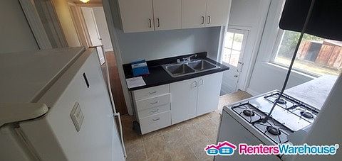 4th image of 1011 Nelson St