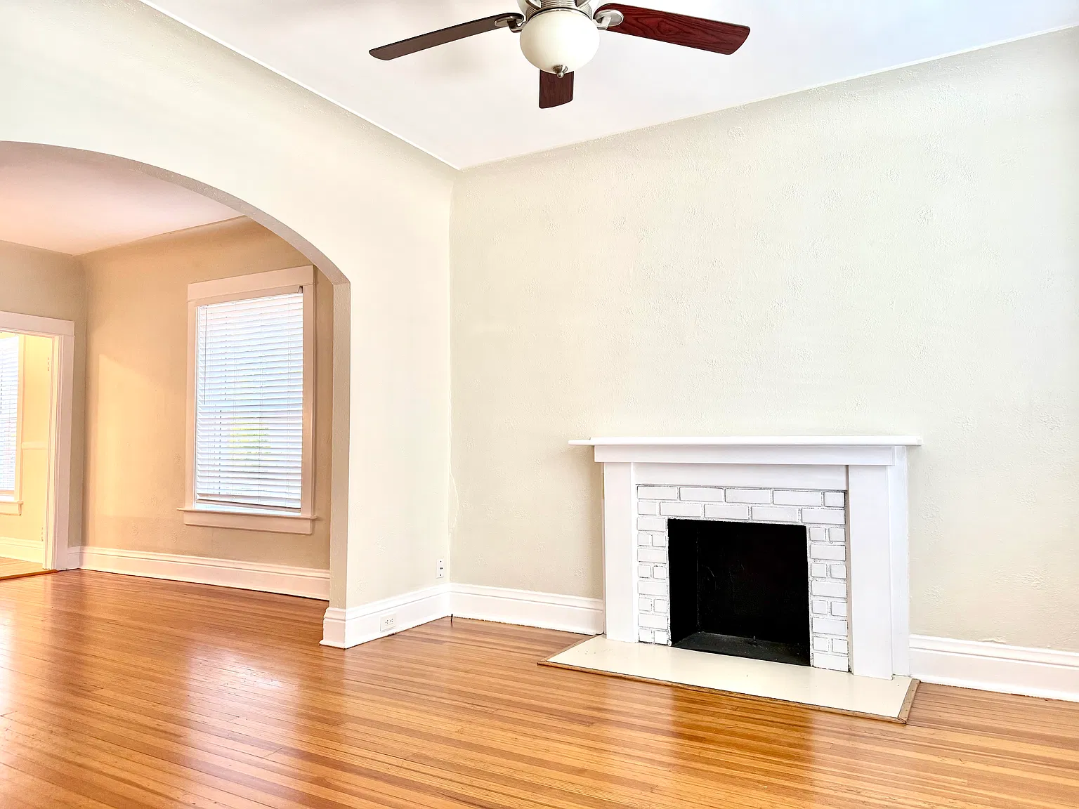 2 bed, 1100 sqft, $2,500 — Photo 2