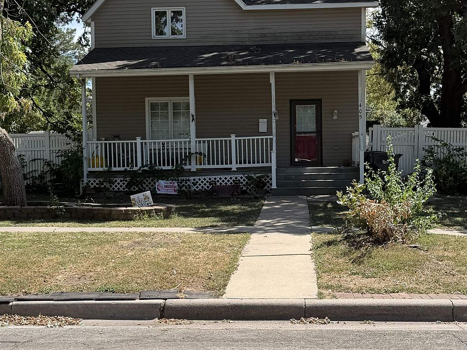 1st image of 405 E 2nd St