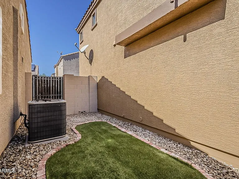 2862 E Megan St — Photo 33