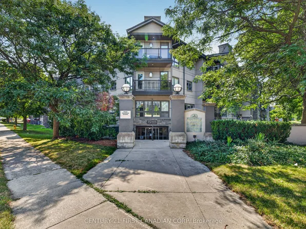 15 Jacksway Cres #222, London, ON N5X 3T8