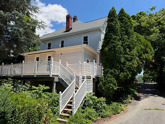 3rd image of 2320 Rockspring Rd