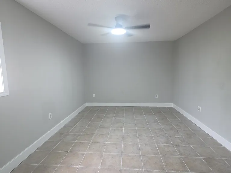 521 Avenue C #D — Photo 13