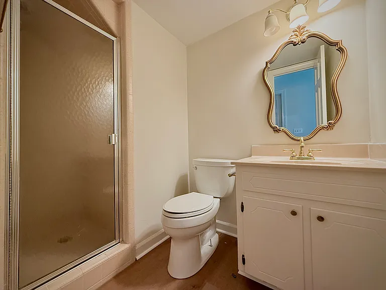 1214 Wellington Ln — Photo 14
