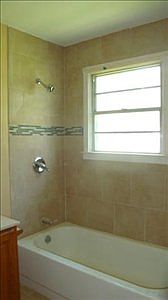 5th image of 524 Old London Ln
