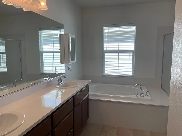 5838 Flora Cmn — Photo 5