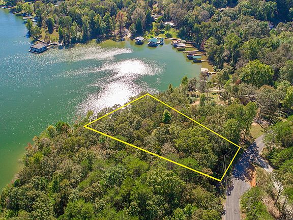 3rd image of 50 Lake Forest Dr