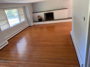 306 County Line Rd, Wayne, PA 19087