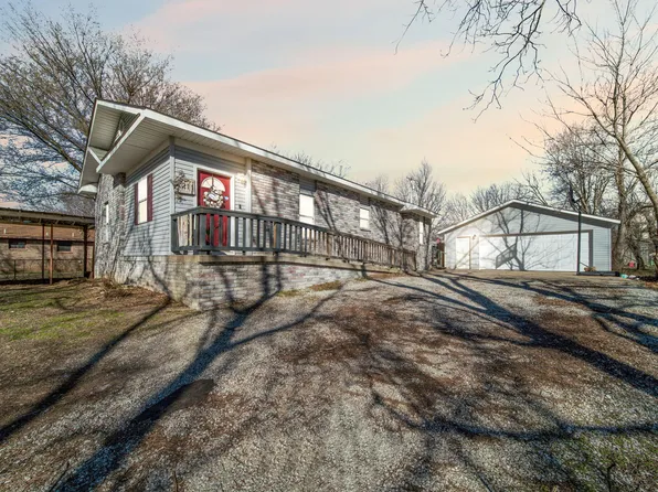 211 S Quincy St, Commerce, OK 74339