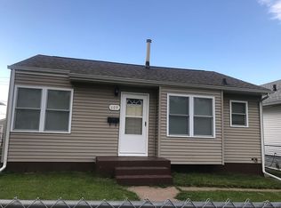 609 1st Ave, Silvis, IL 61282