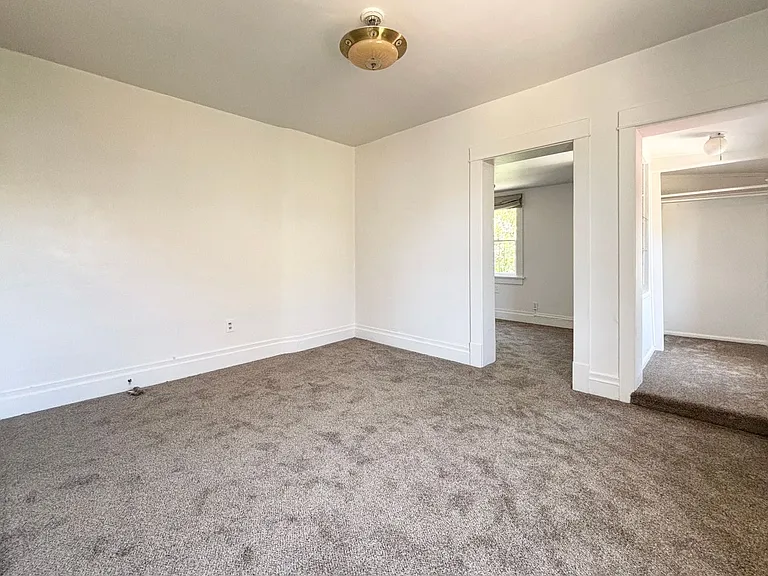 1215 E. 300 S. — Photo 11