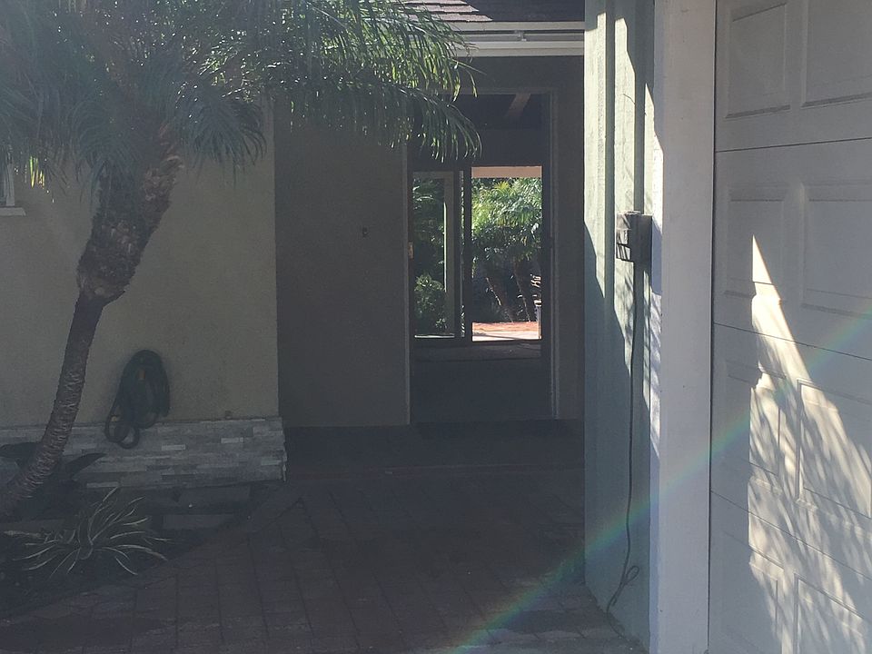 2nd image of 3303 Belle Ln