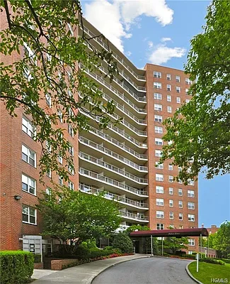 Sold by Re/Max In The City | media 16