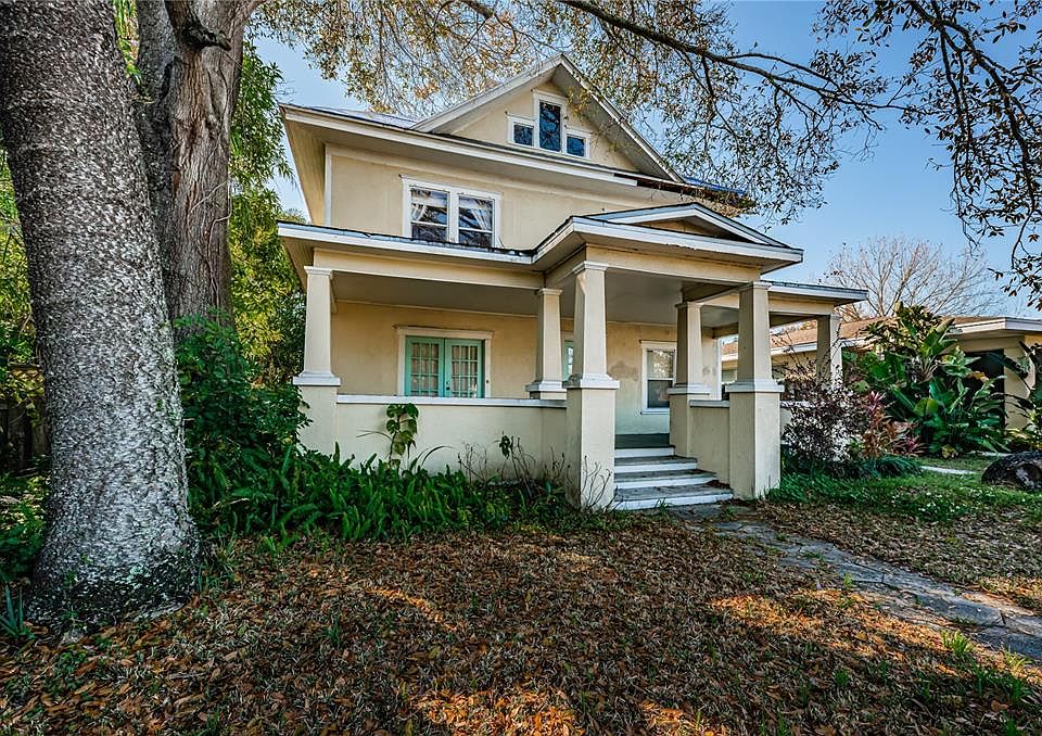 1st image of 138 10TH AVENUE NE