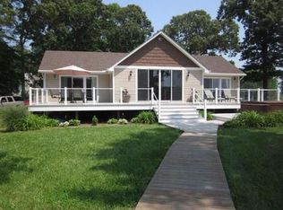 115 Pilot House Ln, Reedville, VA 22539