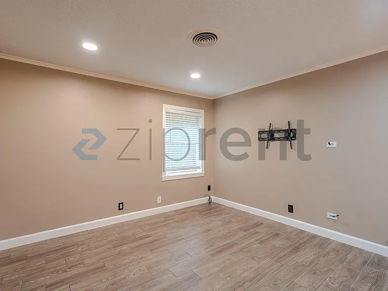 4701 W 43rd St — Photo 3