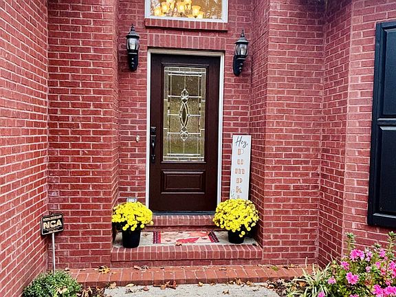 6th image of 498 Dearman St