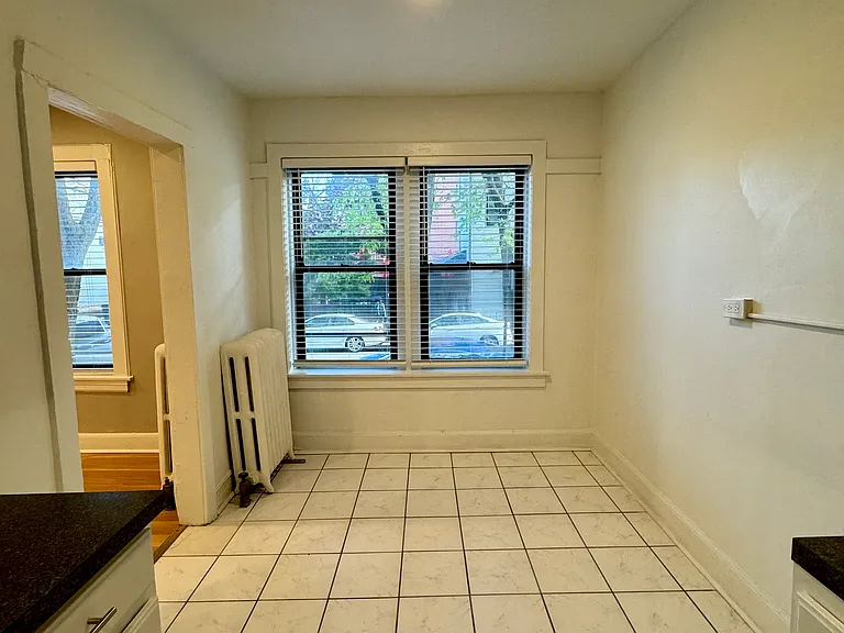 1007 W Oakdale Ave #1 — Photo 4