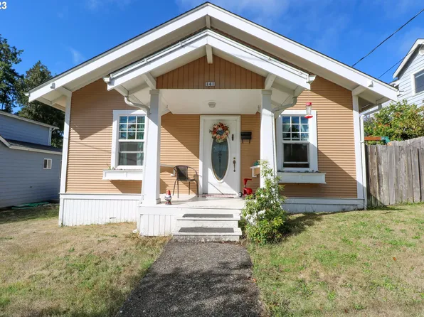 141 N Henry St, Coquille, OR 97423
