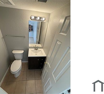 5th image of 5243 W Lynwood St