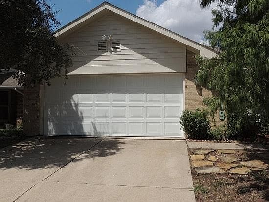3rd image of 2119 Avignon Dr