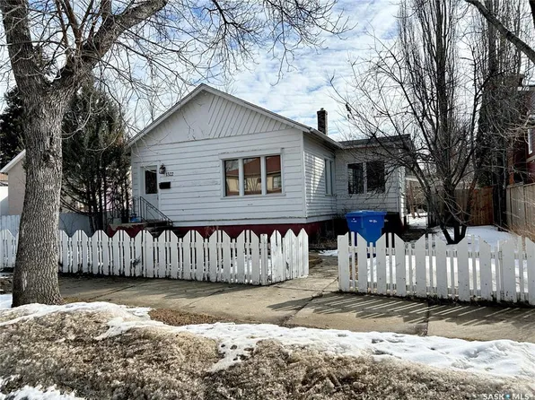 1322 96th STREET, North Battleford, SK S9A 0H4