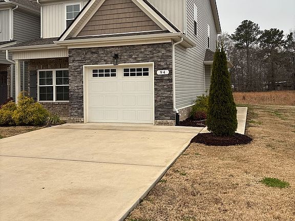 2nd image of 94 Creek Wood Rd
