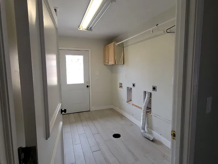 1065 N Canyon St — Photo 18