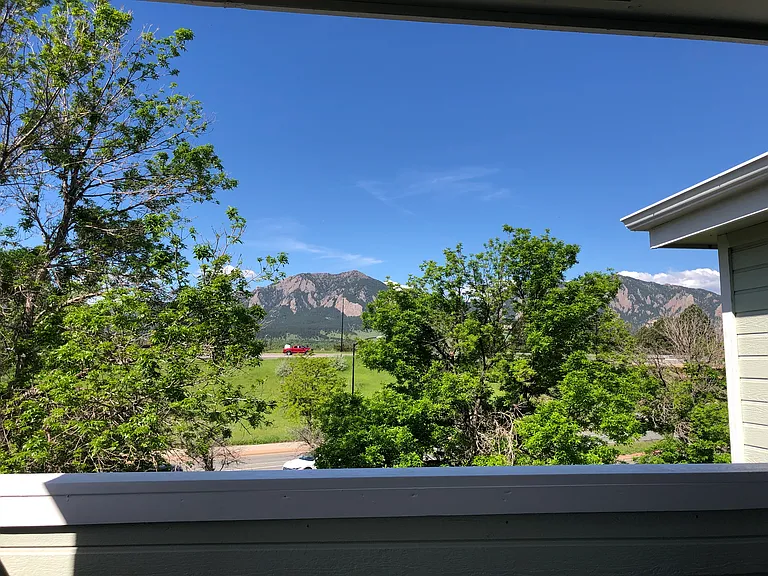 33 S Boulder Cir #301 — Photo 17