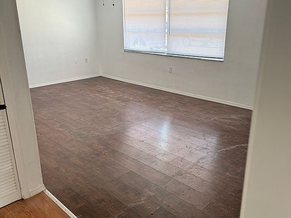3rd image of 3235 Primrose Dr
