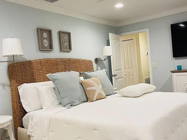 1435 Corona Ln — Photo 18