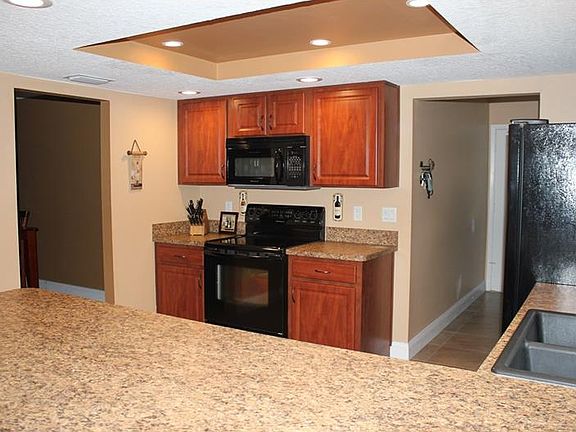 5th image of 16526 Silverhill Dr