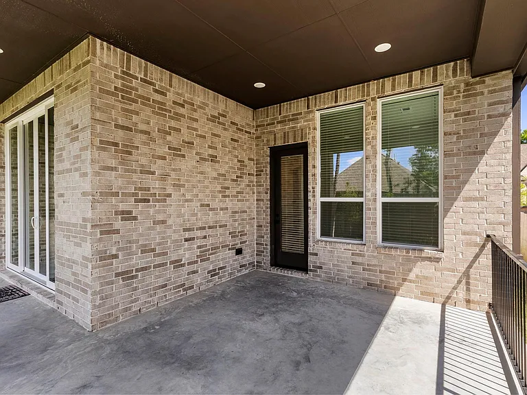 415 N Hillary Step Pl — Photo 37